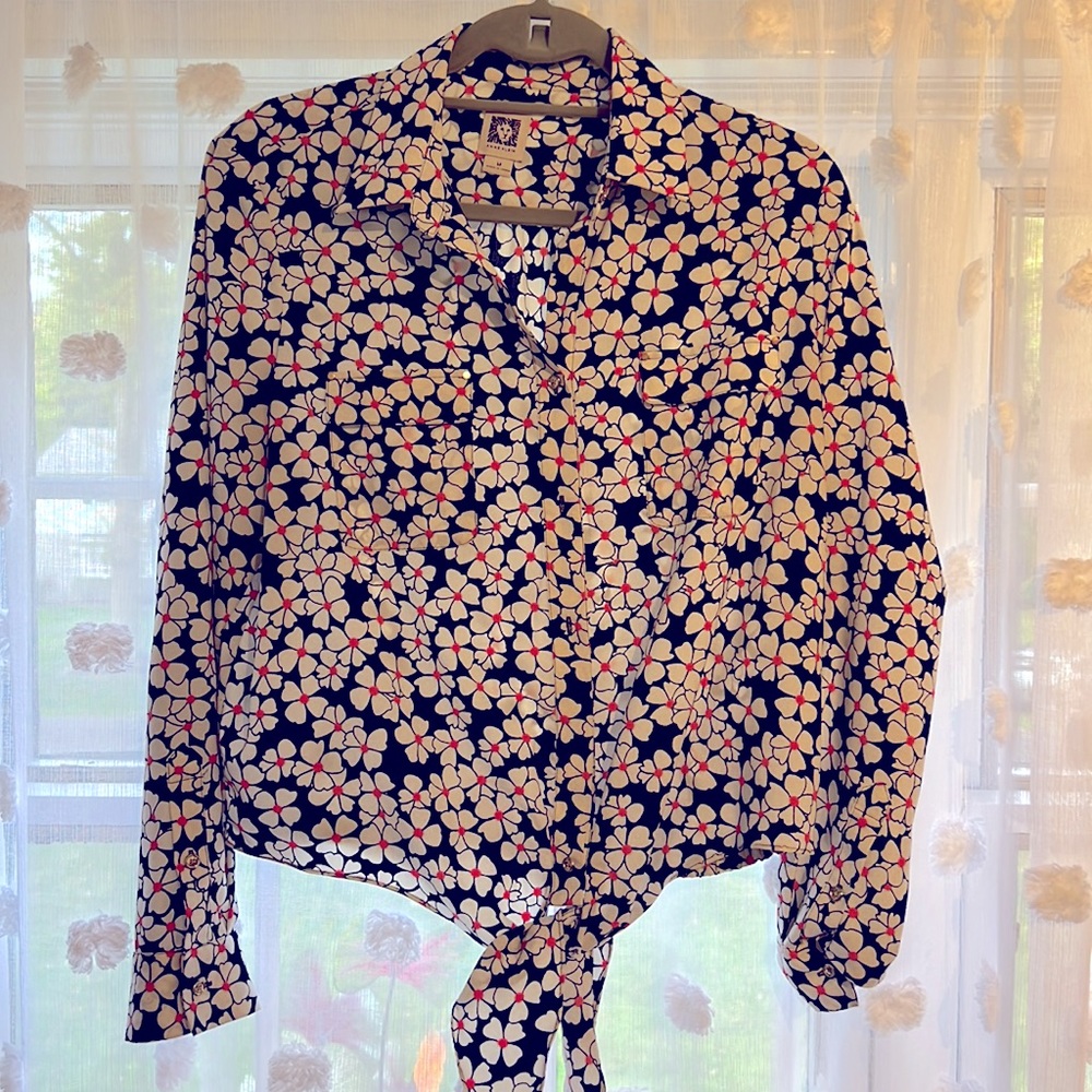 Anne Klein long sleeve tied at waist silky blouse